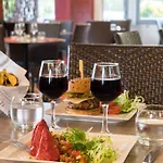 Sure By Western Aeroport 3*