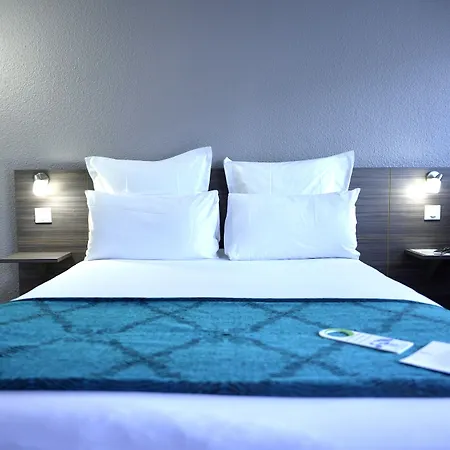 فندق Sure By Western Aeroport بياريتز