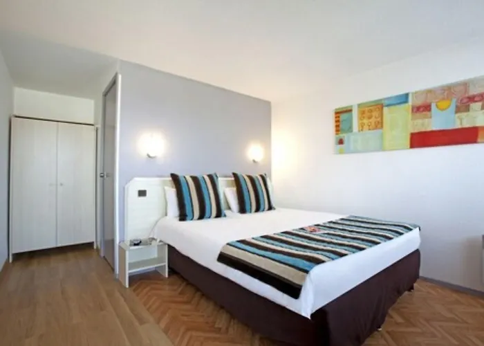 Hotel Sure By Western Aeroport Biarritz
