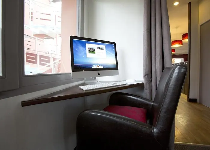 Sure By Western Aeroport 3*