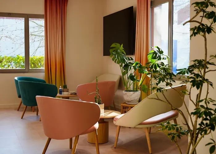 Sure By Western Aeroport Hotel Biarritz