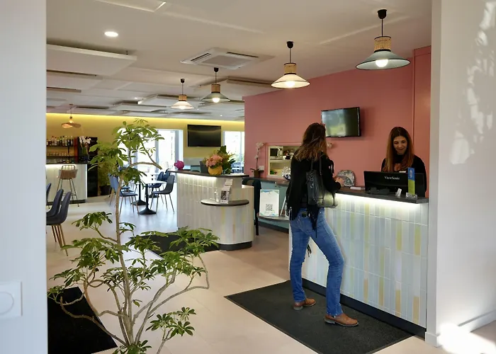 Sure By Western Aeroport 3* Μπιαρίτζ