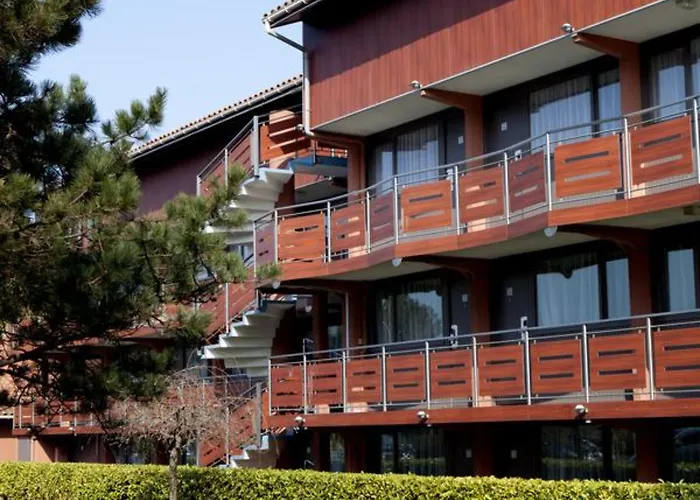 Sure By Western Aeroport 3* Μπιαρίτζ