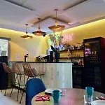 Sure By Western Aeroport Биарриц