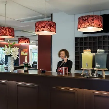 Sure By Western Aeroport فندق 3*