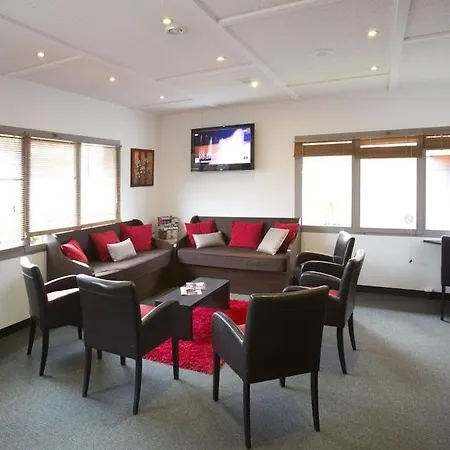 Sure By Western Aeroport فندق