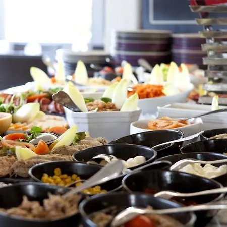 Sure By Western Aeroport Hotel Biarritz