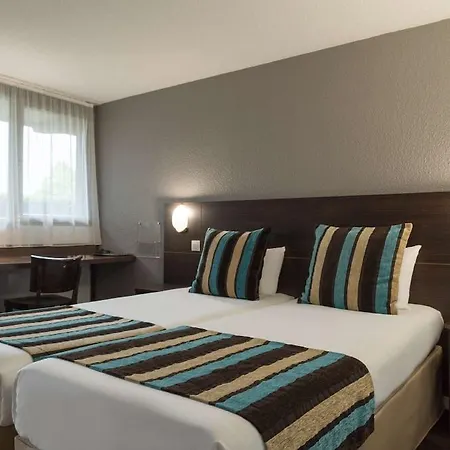 Sure By Western Aeroport 3* بياريتز