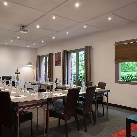 Sure By Western Aeroport 3* بياريتز