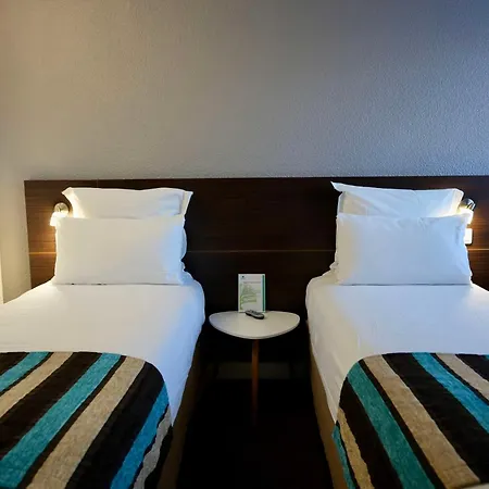 Sure By Western Aeroport Hotel Biarritz