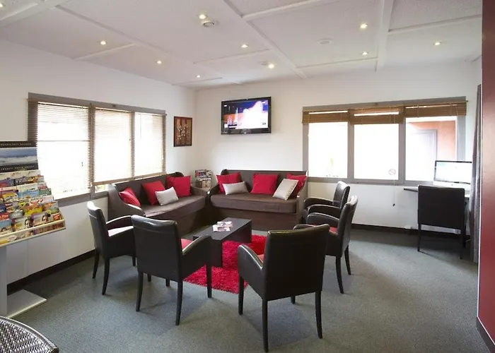 Sure By Western Aeroport فندق