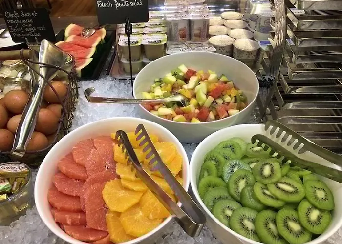 Sure By Western Aeroport 3* 比亚里茨