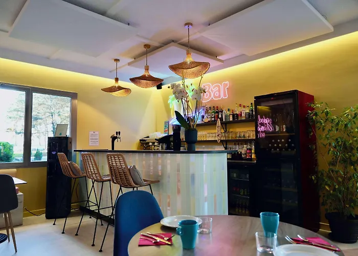 Sure By Western Aeroport 比亚里茨